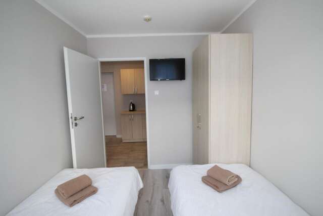 Отели типа «постель и завтрак» Pod Kominem Pokoje i Apartamenty Brzezie-4